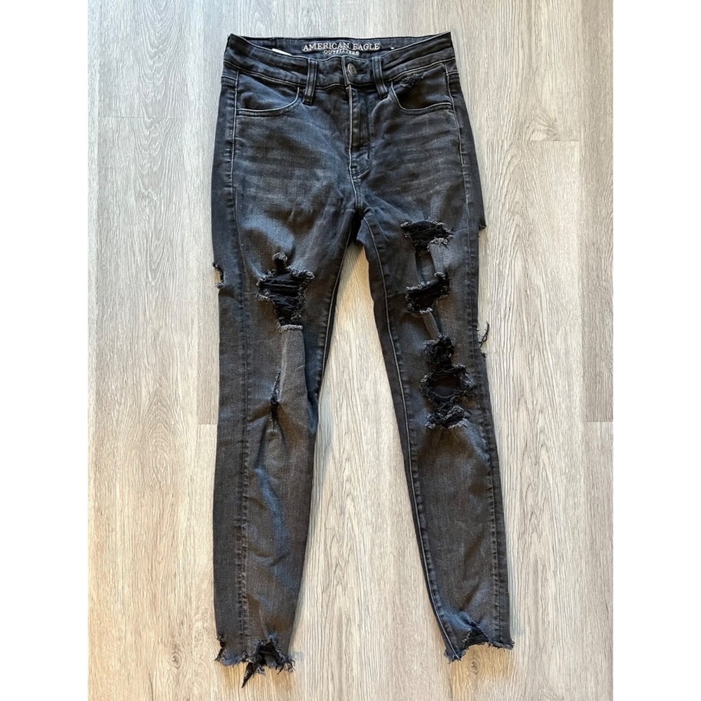American Eagle Outfitters Super Stretch Black Ripped Distressed Jeans size 2
